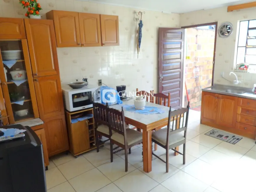 Casa com 3 quartos à venda, 185m2 em Nossa Senhora Medianeira, Santa Maria - RS - imagem 7 Foto 7 de Casa com 3 quartos à venda, 185m2 em Nossa Senhora Medianeira, Santa Maria - RS