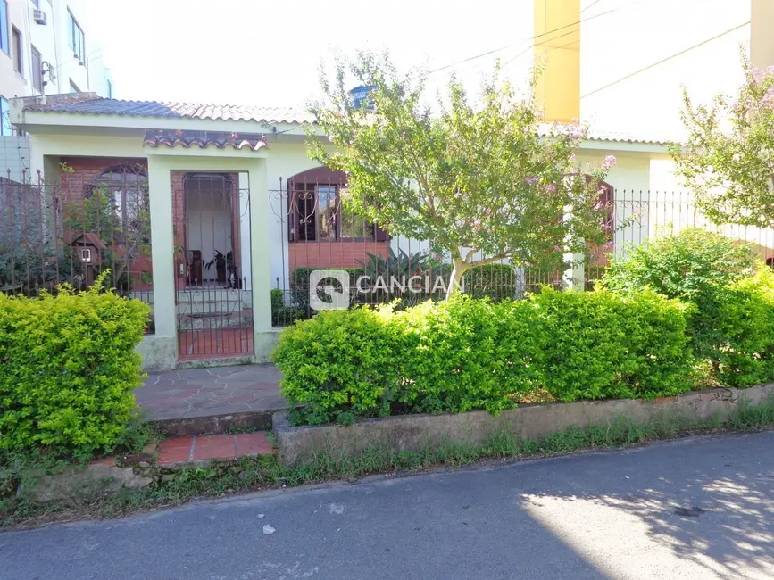 Foto 2 de Casa com 3 quartos à venda, 185m2 em Nossa Senhora Medianeira, Santa Maria - RS