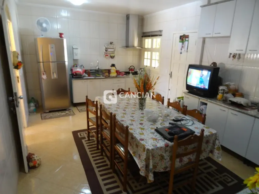 Casa com 4 quartos à venda, 257m2 em Dom Antônio Reis, Santa Maria - RS - imagem 5 Foto 5 de Casa com 4 quartos à venda, 257m2 em Dom Antônio Reis, Santa Maria - RS