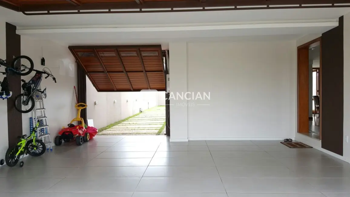 Casa com 3 quartos à venda, 247m2 em Camobi, Santa Maria - RS - imagem 2 Foto 2 de Casa com 3 quartos à venda, 247m2 em Camobi, Santa Maria - RS