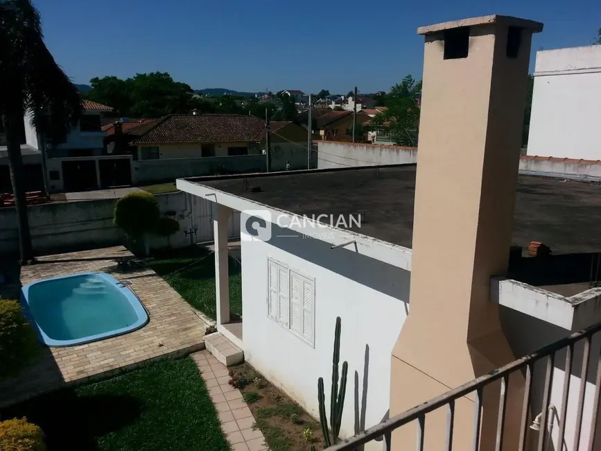 Foto 3 de Sobrado com 3 quartos à venda, 242m2 em Dom Antônio Reis, Santa Maria - RS