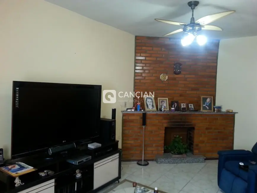 Foto 7 de Sobrado com 3 quartos à venda, 242m2 em Dom Antônio Reis, Santa Maria - RS