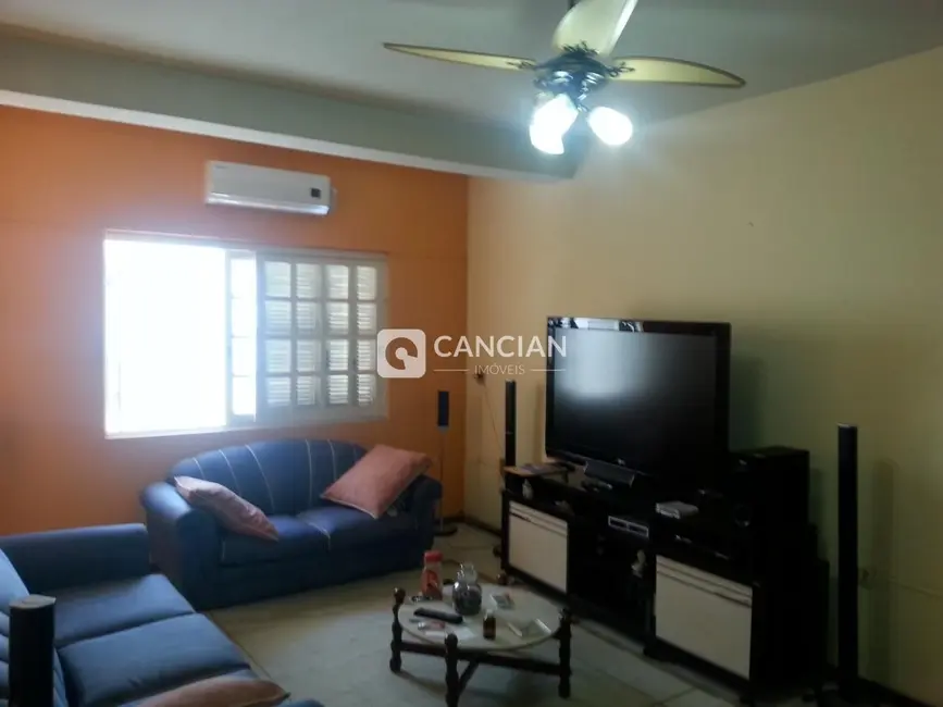 Foto 9 de Sobrado com 3 quartos à venda, 242m2 em Dom Antônio Reis, Santa Maria - RS