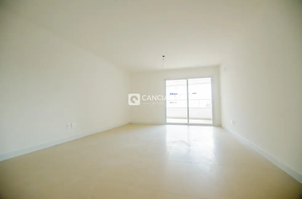 Foto 3 de Apartamento com 3 quartos à venda, 122m2 em Nossa Senhora de Lourdes, Santa Maria - RS