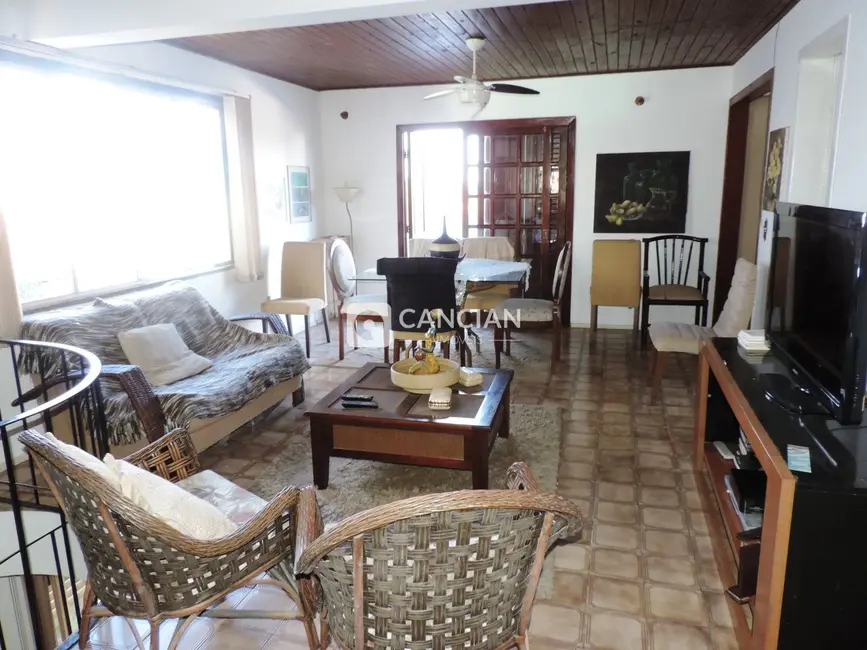 Foto 6 de Cobertura com 4 quartos à venda, 177m2 em Nossa Senhora Medianeira, Santa Maria - RS