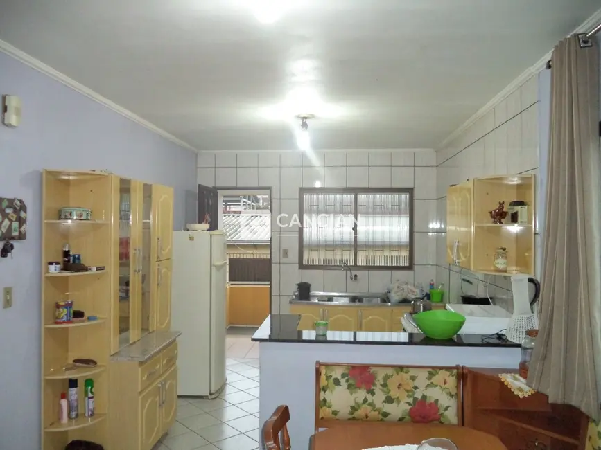 Casa com 2 quartos à venda, 150m2 em Juscelino Kubitschek, Santa Maria - RS - imagem 4 Foto 4 de Casa com 2 quartos à venda, 150m2 em Juscelino Kubitschek, Santa Maria - RS