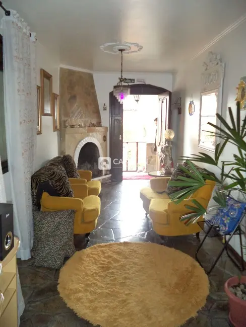 Casa com 7 quartos à venda, 267m2 em Juscelino Kubitschek, Santa Maria - RS - imagem 4 Foto 4 de Casa com 7 quartos à venda, 267m2 em Juscelino Kubitschek, Santa Maria - RS