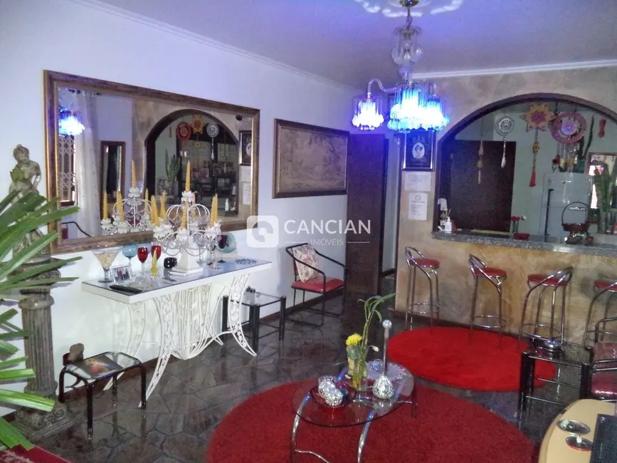 Casa com 7 quartos à venda, 267m2 em Juscelino Kubitschek, Santa Maria - RS - imagem 7 Foto 7 de Casa com 7 quartos à venda, 267m2 em Juscelino Kubitschek, Santa Maria - RS
