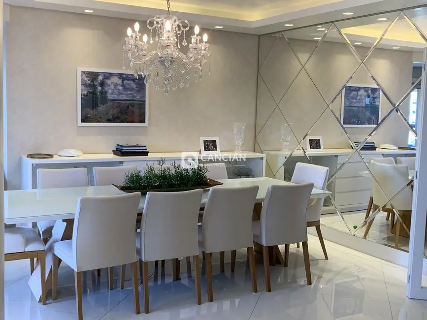 Foto 7 de Apartamento com 3 quartos à venda, 200m2 em Nossa Senhora de Lourdes, Santa Maria - RS