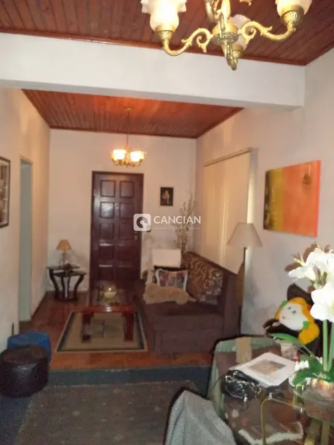 Casa com 2 quartos à venda, 450m2 em Urlândia, Santa Maria - RS - imagem 3 Foto 3 de Casa com 2 quartos à venda, 450m2 em Urlândia, Santa Maria - RS