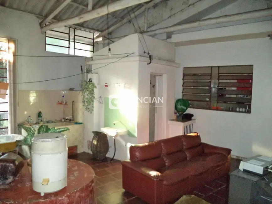 Casa com 2 quartos à venda, 450m2 em Urlândia, Santa Maria - RS - imagem 7 Foto 7 de Casa com 2 quartos à venda, 450m2 em Urlândia, Santa Maria - RS