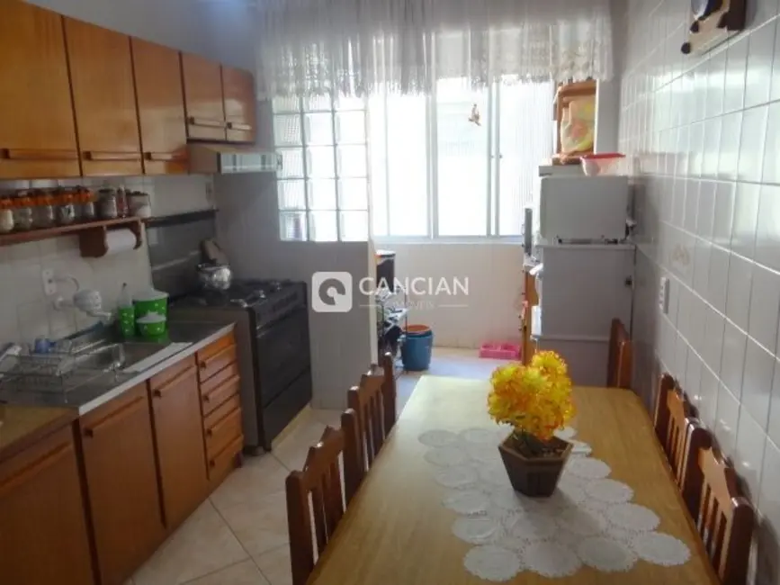 Foto 6 de Apartamento com 3 quartos à venda, 105m2 em Nossa Senhora Medianeira, Santa Maria - RS