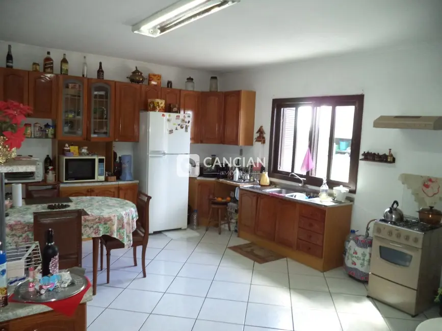 Casa com 3 quartos à venda, 339m2 em Pinheiro Machado, Santa Maria - RS - imagem 6 Foto 6 de Casa com 3 quartos à venda, 339m2 em Pinheiro Machado, Santa Maria - RS