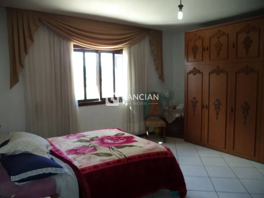 Casa com 3 quartos à venda, 339m2 em Pinheiro Machado, Santa Maria - RS - imagem 5 Foto 5 de Casa com 3 quartos à venda, 339m2 em Pinheiro Machado, Santa Maria - RS