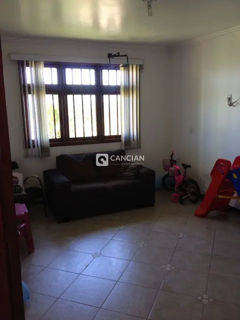 Casa com 4 quartos à venda, 290m2 em Camobi, Santa Maria - RS - imagem 3 Foto 3 de Casa com 4 quartos à venda, 290m2 em Camobi, Santa Maria - RS