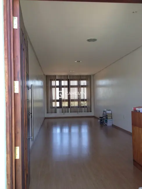 Casa com 4 quartos à venda, 290m2 em Camobi, Santa Maria - RS - imagem 9 Foto 9 de Casa com 4 quartos à venda, 290m2 em Camobi, Santa Maria - RS