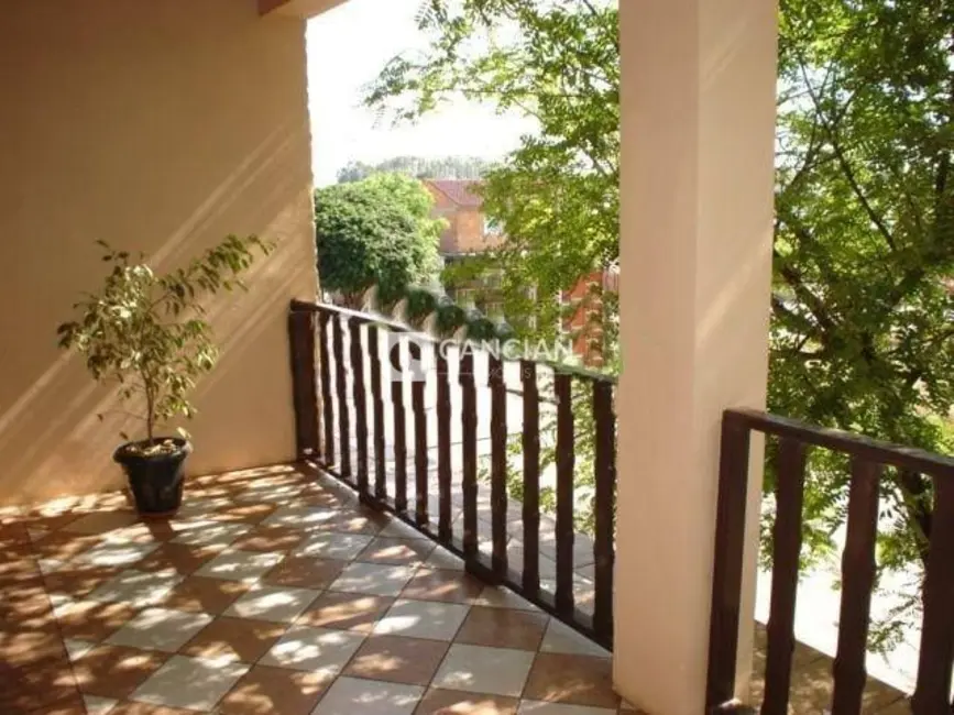 Casa com 3 quartos à venda, 480m2 em Camobi, Santa Maria - RS - imagem 4 Foto 4 de Casa com 3 quartos à venda, 480m2 em Camobi, Santa Maria - RS