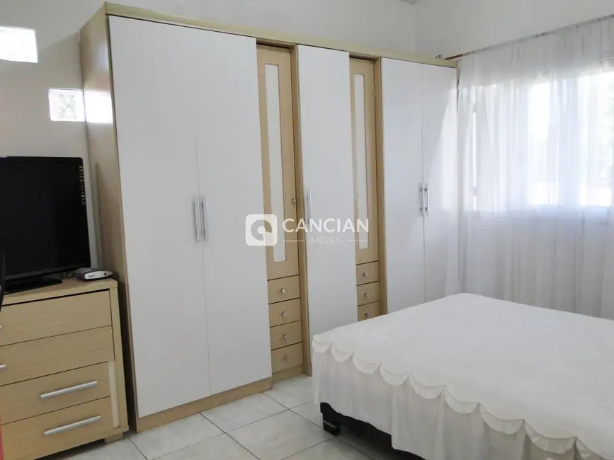 Foto 4 de Sobrado com 4 quartos à venda, 230m2 em Divina Providência, Santa Maria - RS