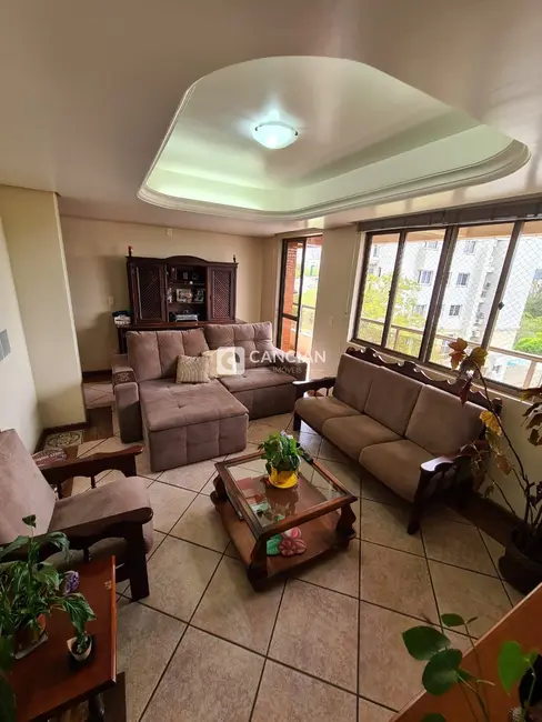 Foto 3 de Cobertura com 4 quartos à venda, 266m2 em Nossa Senhora de Lourdes, Santa Maria - RS