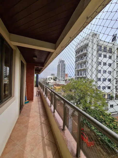 Foto 6 de Cobertura com 4 quartos à venda, 266m2 em Nossa Senhora de Lourdes, Santa Maria - RS