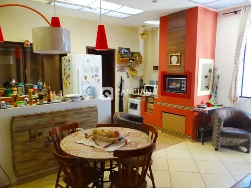 Casa com 4 quartos à venda, 180m2 em Nossa Senhora do Rosário, Santa Maria - RS - imagem 3 Foto 3 de Casa com 4 quartos à venda, 180m2 em Nossa Senhora do Rosário, Santa Maria - RS