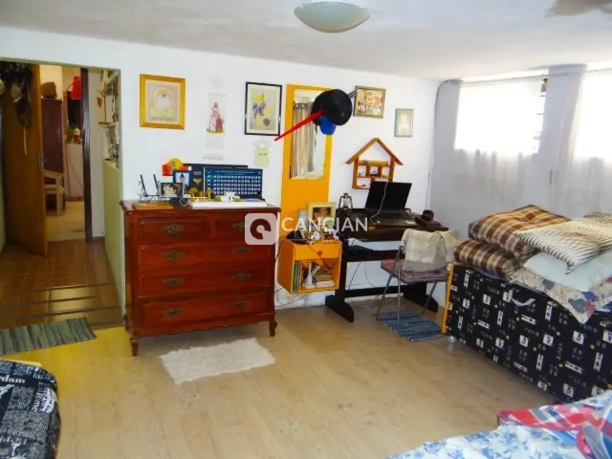 Casa com 4 quartos à venda, 180m2 em Nossa Senhora do Rosário, Santa Maria - RS - imagem 7 Foto 7 de Casa com 4 quartos à venda, 180m2 em Nossa Senhora do Rosário, Santa Maria - RS