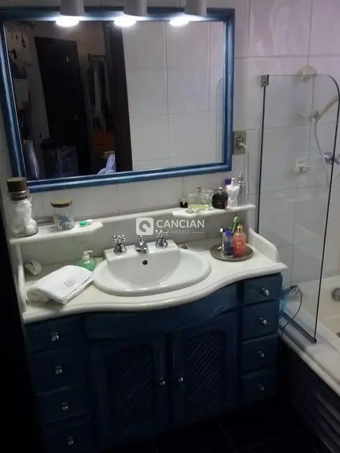 Casa com 3 quartos à venda, 330m2 em Camobi, Santa Maria - RS - imagem 6 Foto 6 de Casa com 3 quartos à venda, 330m2 em Camobi, Santa Maria - RS