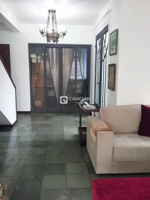 Foto 2 de Casa com 3 quartos à venda, 330m2 em Camobi, Santa Maria - RS