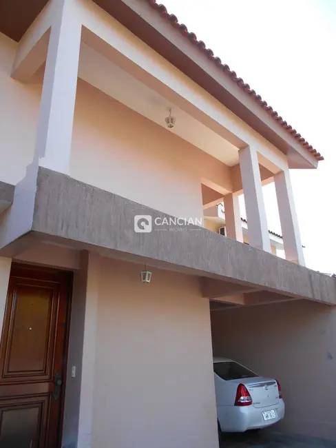 Casa com 4 quartos à venda, 250m2 em São José, Santa Maria - RS - imagem 3 Foto 3 de Casa com 4 quartos à venda, 250m2 em São José, Santa Maria - RS