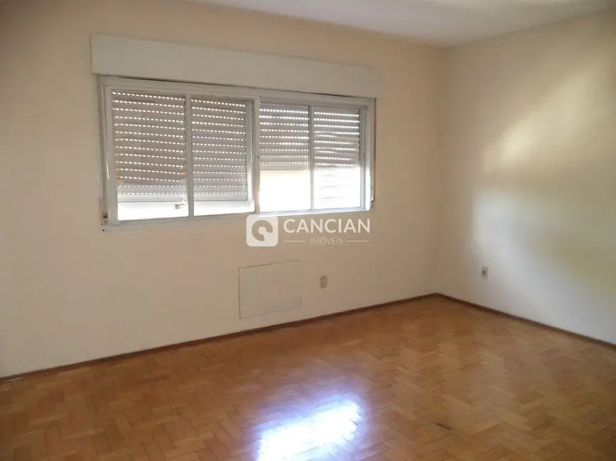 Apartamento com 3 quartos para alugar, 120m2 em Nossa Senhora de Fátima, Santa Maria - RS - imagem 8 Foto 8 de Apartamento com 3 quartos para alugar, 120m2 em Nossa Senhora de Fátima, Santa Maria - RS