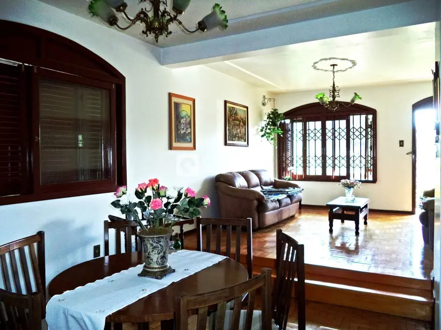 Casa com 3 quartos à venda, 152m2 em Nossa Senhora das Dores, Santa Maria - RS - imagem 3 Foto 3 de Casa com 3 quartos à venda, 152m2 em Nossa Senhora das Dores, Santa Maria - RS