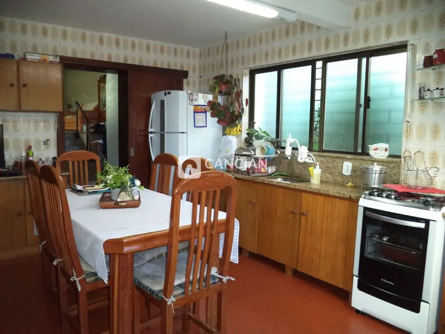 Casa com 3 quartos à venda, 152m2 em Nossa Senhora das Dores, Santa Maria - RS - imagem 9 Foto 9 de Casa com 3 quartos à venda, 152m2 em Nossa Senhora das Dores, Santa Maria - RS