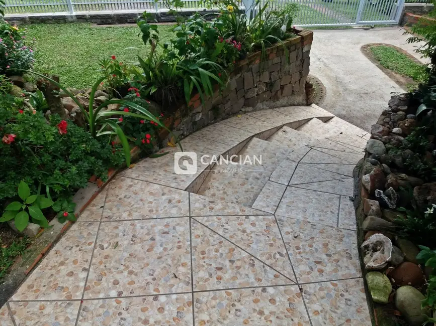Casa com 4 quartos à venda, 190m2 em Pé de Plátano, Santa Maria - RS - imagem 4 Foto 4 de Casa com 4 quartos à venda, 190m2 em Pé de Plátano, Santa Maria - RS
