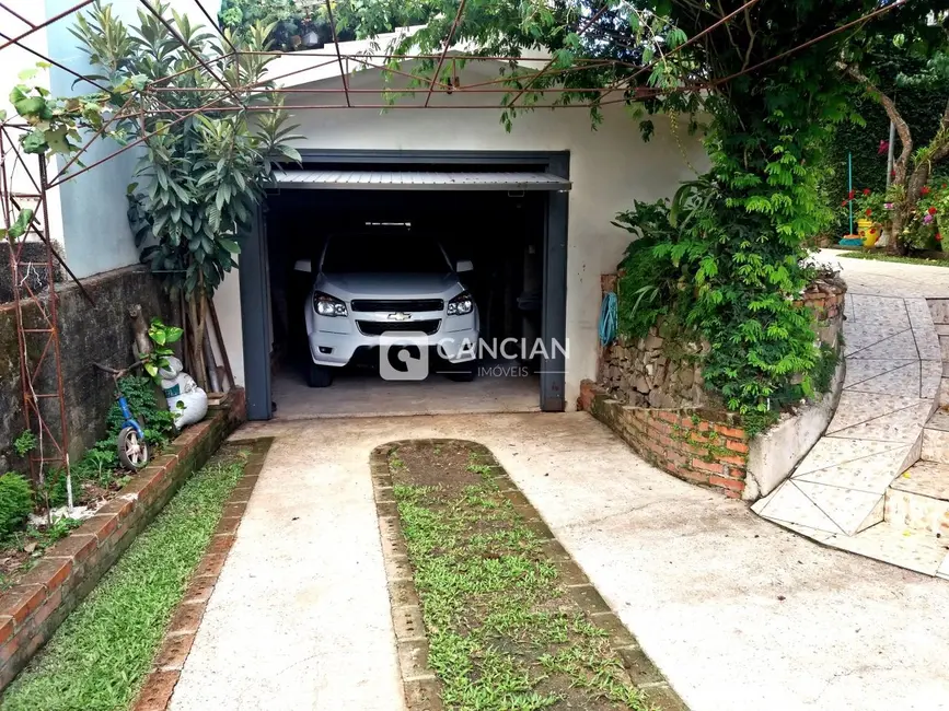 Casa com 4 quartos à venda, 190m2 em Pé de Plátano, Santa Maria - RS - imagem 3 Foto 3 de Casa com 4 quartos à venda, 190m2 em Pé de Plátano, Santa Maria - RS