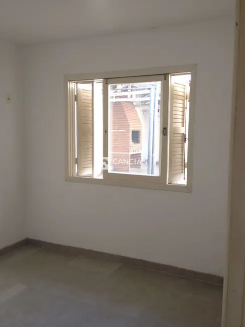 Casa com 3 quartos à venda, 200m2 em Camobi, Santa Maria - RS - imagem 7 Foto 7 de Casa com 3 quartos à venda, 200m2 em Camobi, Santa Maria - RS