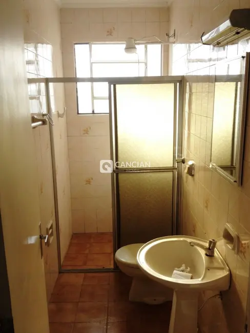 Casa com 3 quartos à venda, 200m2 em Camobi, Santa Maria - RS - imagem 8 Foto 8 de Casa com 3 quartos à venda, 200m2 em Camobi, Santa Maria - RS