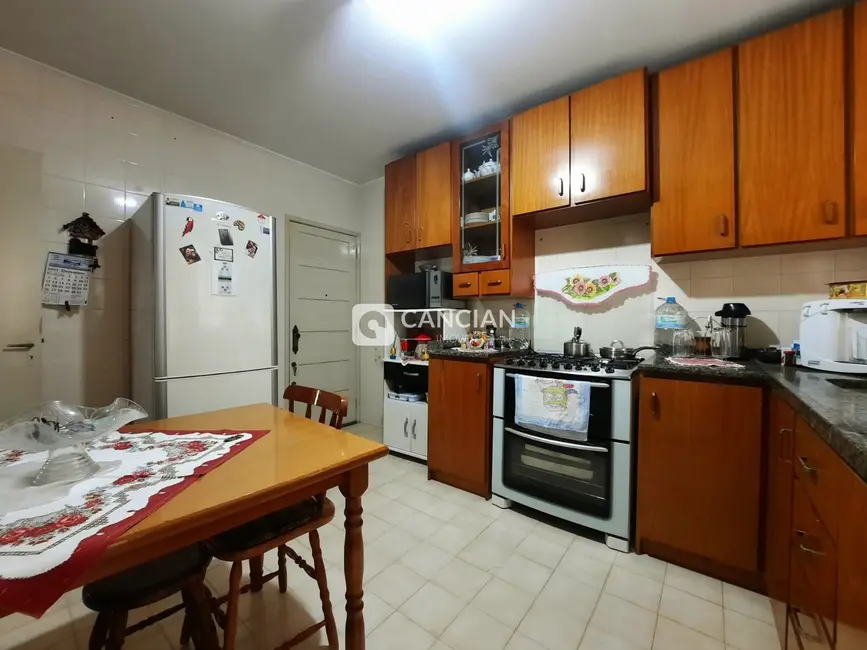 Cobertura com 4 quartos à venda, 214m2 em Menino Jesus, Santa Maria - RS - imagem 7 Foto 7 de Cobertura com 4 quartos à venda, 214m2 em Menino Jesus, Santa Maria - RS