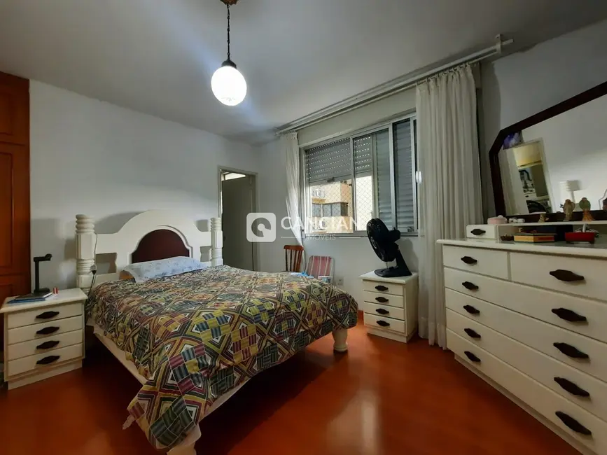 Cobertura com 4 quartos à venda, 214m2 em Menino Jesus, Santa Maria - RS - imagem 9 Foto 9 de Cobertura com 4 quartos à venda, 214m2 em Menino Jesus, Santa Maria - RS