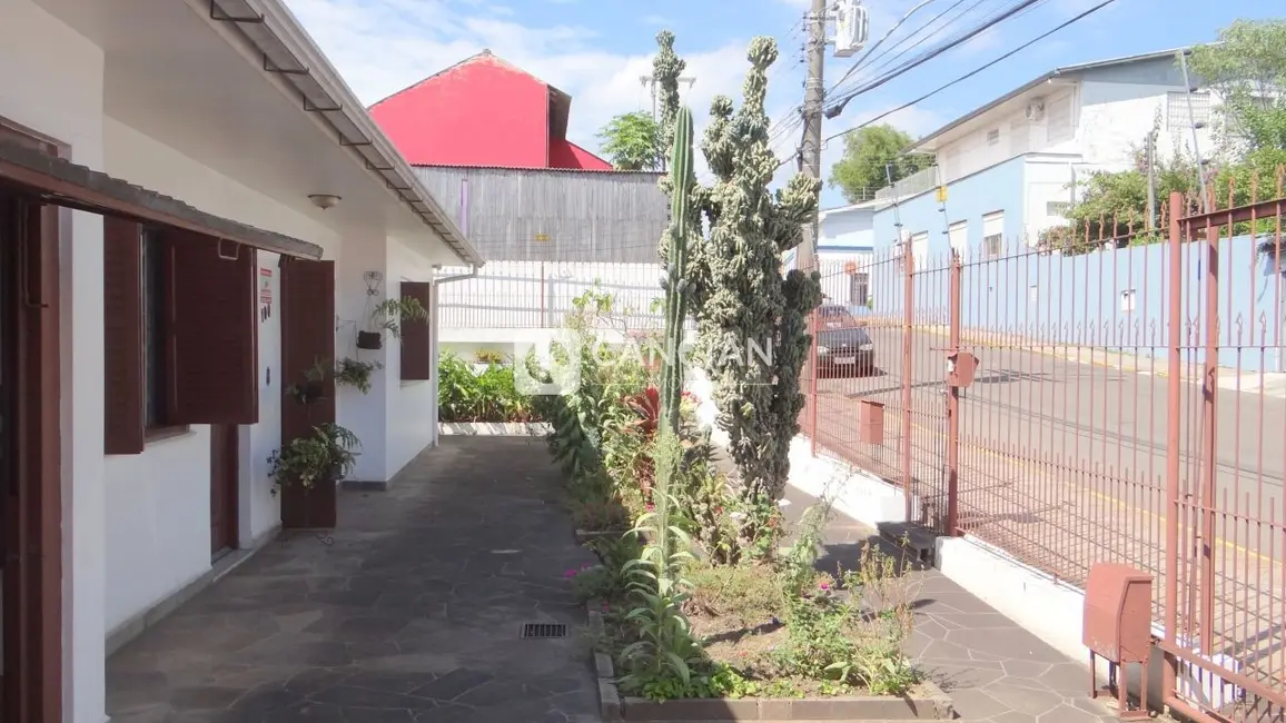 Casa com 3 quartos à venda, 132m2 em Nossa Senhora do Perpétuo Socorro, Santa Maria - RS - imagem 4 Foto 4 de Casa com 3 quartos à venda, 132m2 em Nossa Senhora do Perpétuo Socorro, Santa Maria - RS
