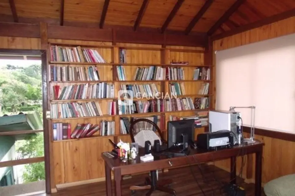 Casa com 2 quartos à venda, 120m2 em Centro, Itaara - RS - imagem 8 Foto 8 de Casa com 2 quartos à venda, 120m2 em Centro, Itaara - RS
