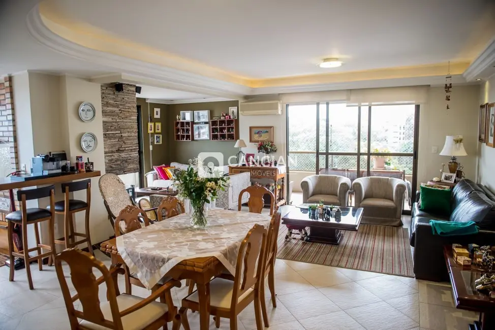 Foto 3 de Apartamento com 4 quartos à venda, 222m2 em Patronato, Santa Maria - RS