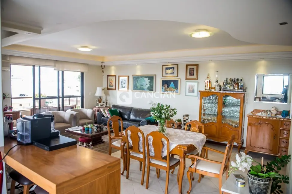 Foto 6 de Apartamento com 4 quartos à venda, 222m2 em Patronato, Santa Maria - RS