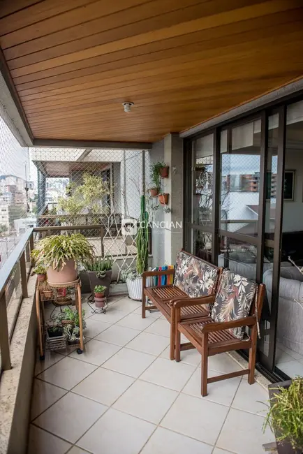 Foto 9 de Apartamento com 4 quartos à venda, 222m2 em Patronato, Santa Maria - RS