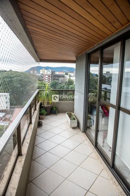 Foto 8 de Apartamento com 4 quartos à venda, 222m2 em Patronato, Santa Maria - RS