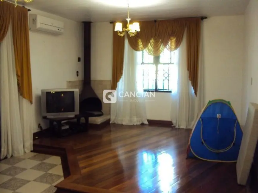 Casa com 3 quartos à venda, 214m2 em Centro, Itaara - RS - imagem 7 Foto 7 de Casa com 3 quartos à venda, 214m2 em Centro, Itaara - RS