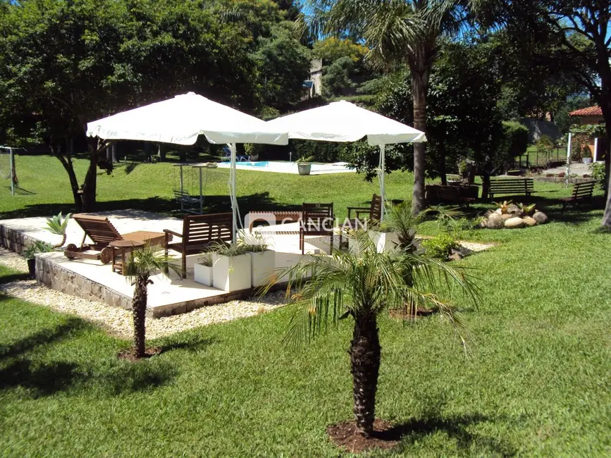 Casa com 3 quartos à venda, 214m2 em Centro, Itaara - RS - imagem 3 Foto 3 de Casa com 3 quartos à venda, 214m2 em Centro, Itaara - RS