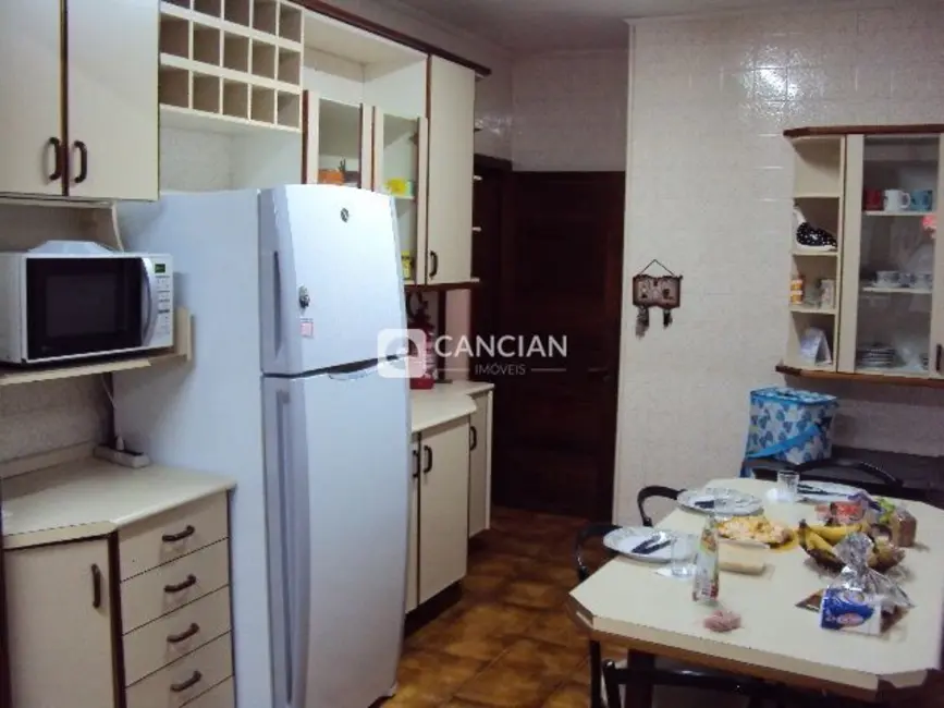 Casa com 3 quartos à venda, 214m2 em Centro, Itaara - RS - imagem 9 Foto 9 de Casa com 3 quartos à venda, 214m2 em Centro, Itaara - RS