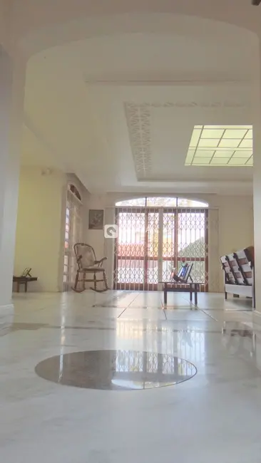 Casa com 5 quartos à venda, 796m2 em Patronato, Santa Maria - RS - imagem 3 Foto 3 de Casa com 5 quartos à venda, 796m2 em Patronato, Santa Maria - RS