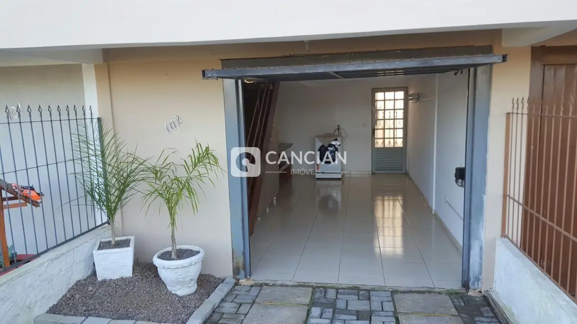 Foto 2 de Apartamento com 2 quartos à venda, 100m2 em Tomazetti, Santa Maria - RS