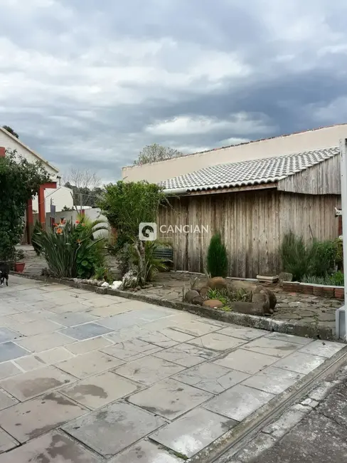 Casa com 3 quartos à venda, 210m2 em Dom Antônio Reis, Santa Maria - RS - imagem 3 Foto 3 de Casa com 3 quartos à venda, 210m2 em Dom Antônio Reis, Santa Maria - RS
